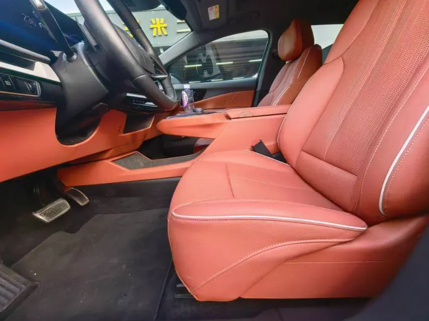 2024 Cadillac OPTIQ BEV 79.7KWH,autocango,china used car exporter,china ev exporter,chinese used car exporter,chinese used ev exporter