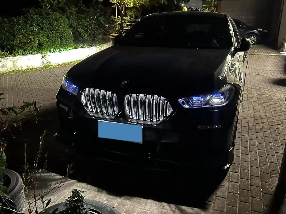 2021 BMW X6 3.0T 340HP L6 8AT,autocango,china used car exporter,china ev exporter,chinese used car exporter,chinese used ev exporter