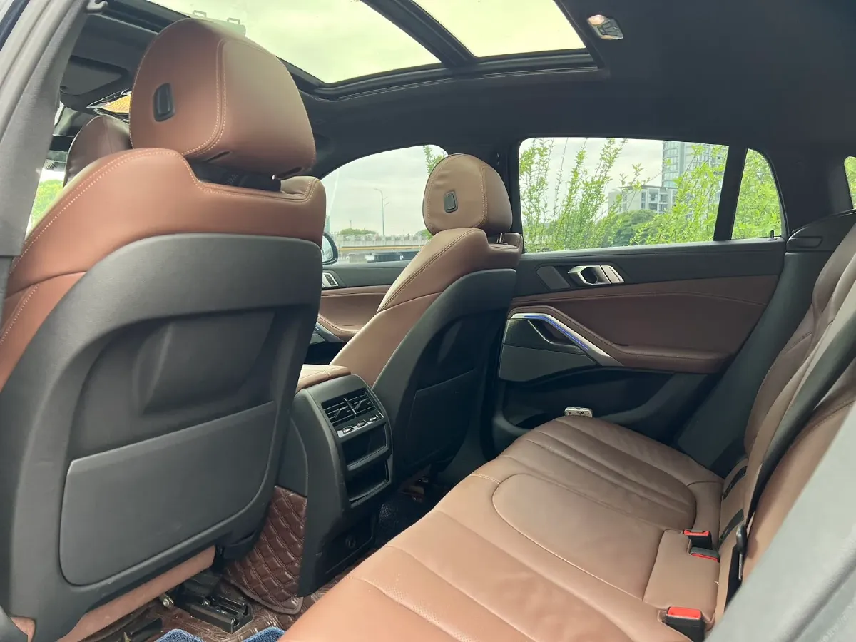 2021 BMW X6 3.0T 340HP L6 8AT,autocango,china used car exporter,china ev exporter,chinese used car exporter,chinese used ev exporter