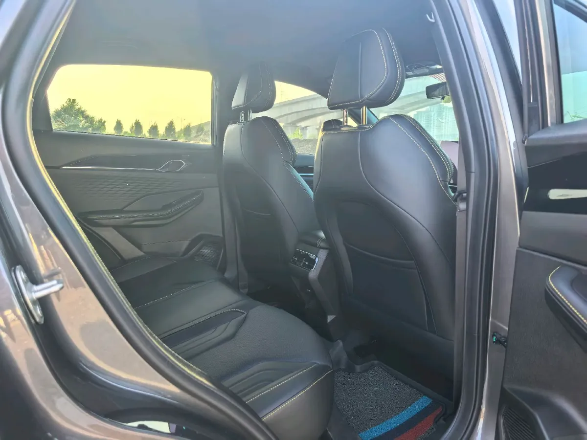 2025 Geely Coolray 1.5T 181HP L4 7DCT,autocango,china used car exporter,china ev exporter,chinese used car exporter,chinese used ev exporter