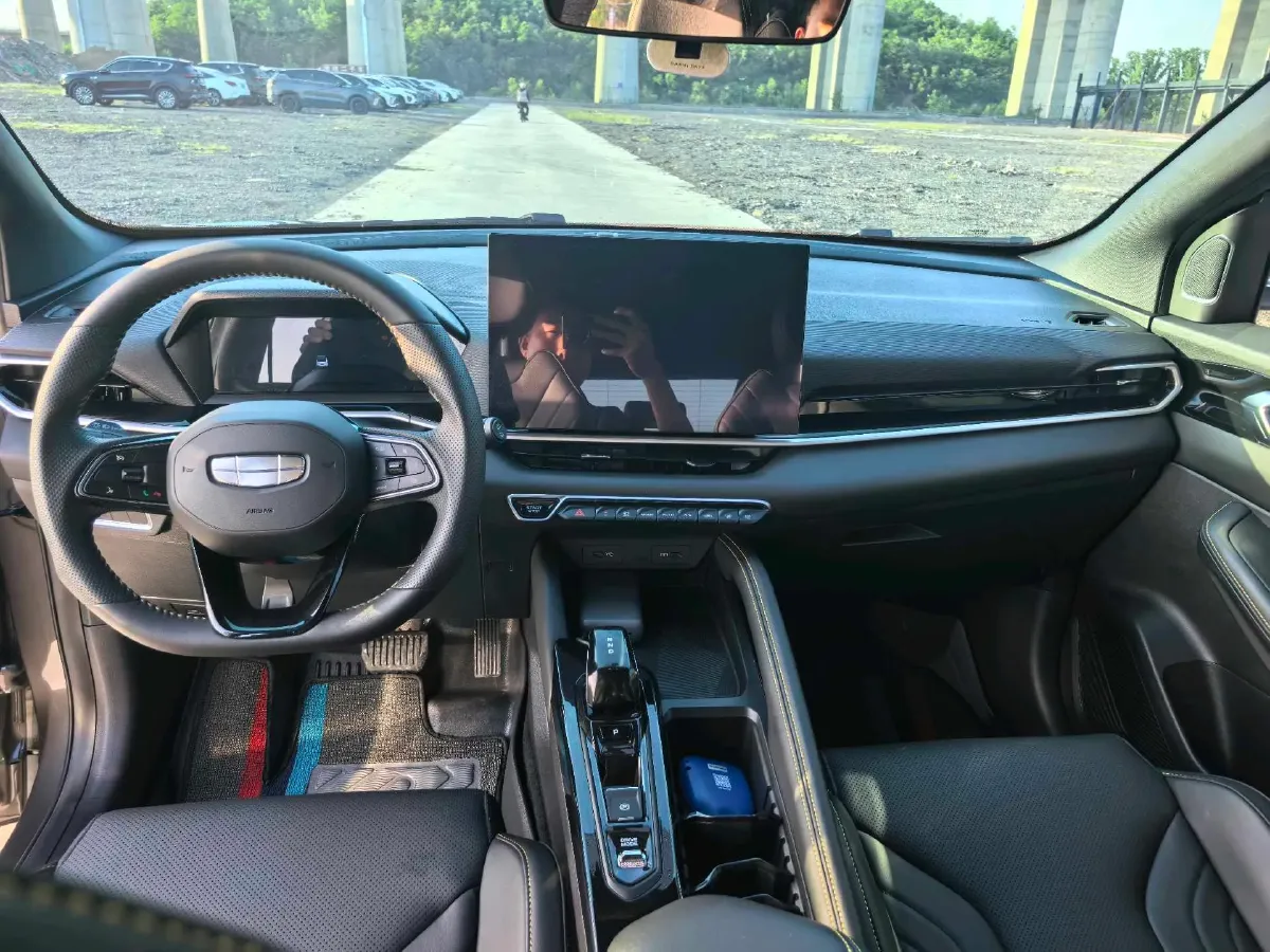2025 Geely Coolray 1.5T 181HP L4 7DCT,autocango,china used car exporter,china ev exporter,chinese used car exporter,chinese used ev exporter