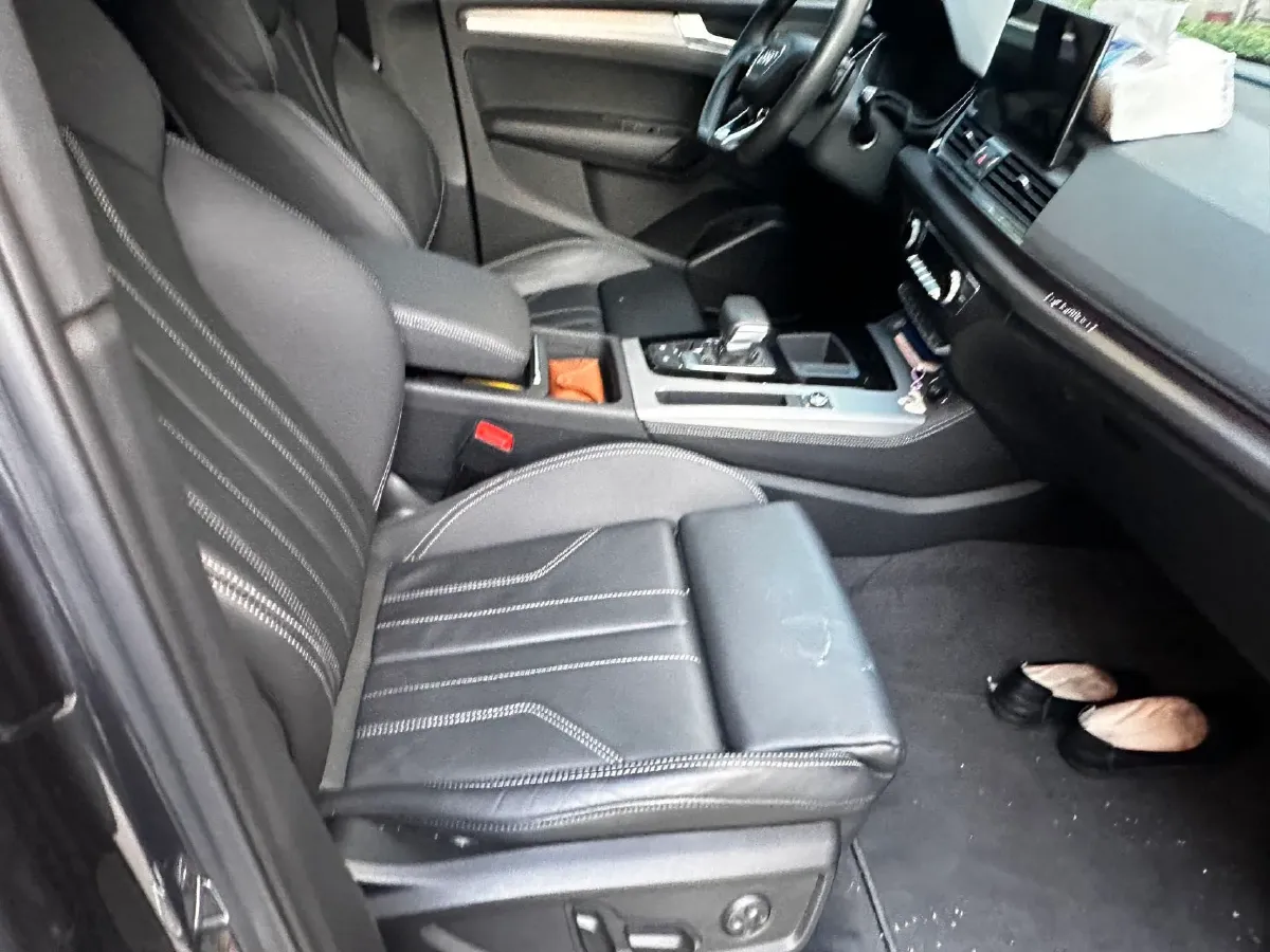 2021 Audi Q5L 2.0T 190HP L4 7DCT,autocango,china used car exporter,china ev exporter,chinese used car exporter,chinese used ev exporter