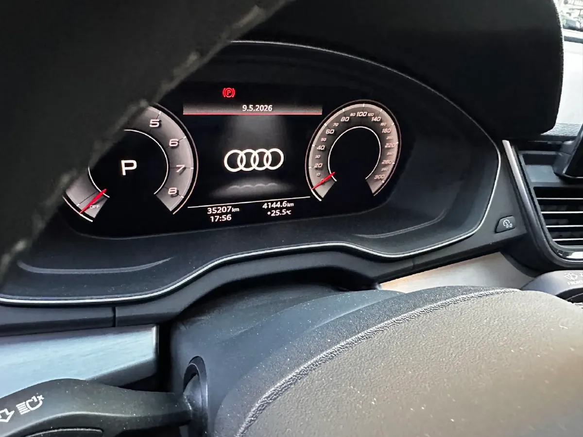 2021 Audi Q5L 2.0T 190HP L4 7DCT,autocango,china used car exporter,china ev exporter,chinese used car exporter,chinese used ev exporter