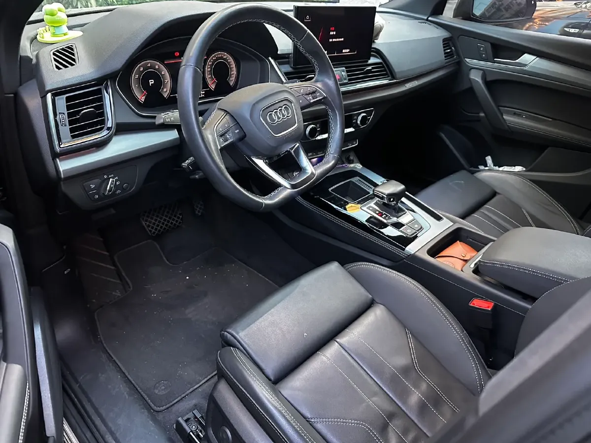 2021 Audi Q5L 2.0T 190HP L4 7DCT,autocango,china used car exporter,china ev exporter,chinese used car exporter,chinese used ev exporter