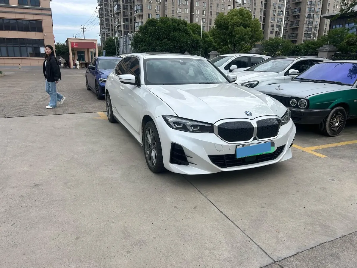 2025 BMW i3 BEV 70KWH,autocango,china used car exporter,china ev exporter,chinese used car exporter,chinese used ev exporter