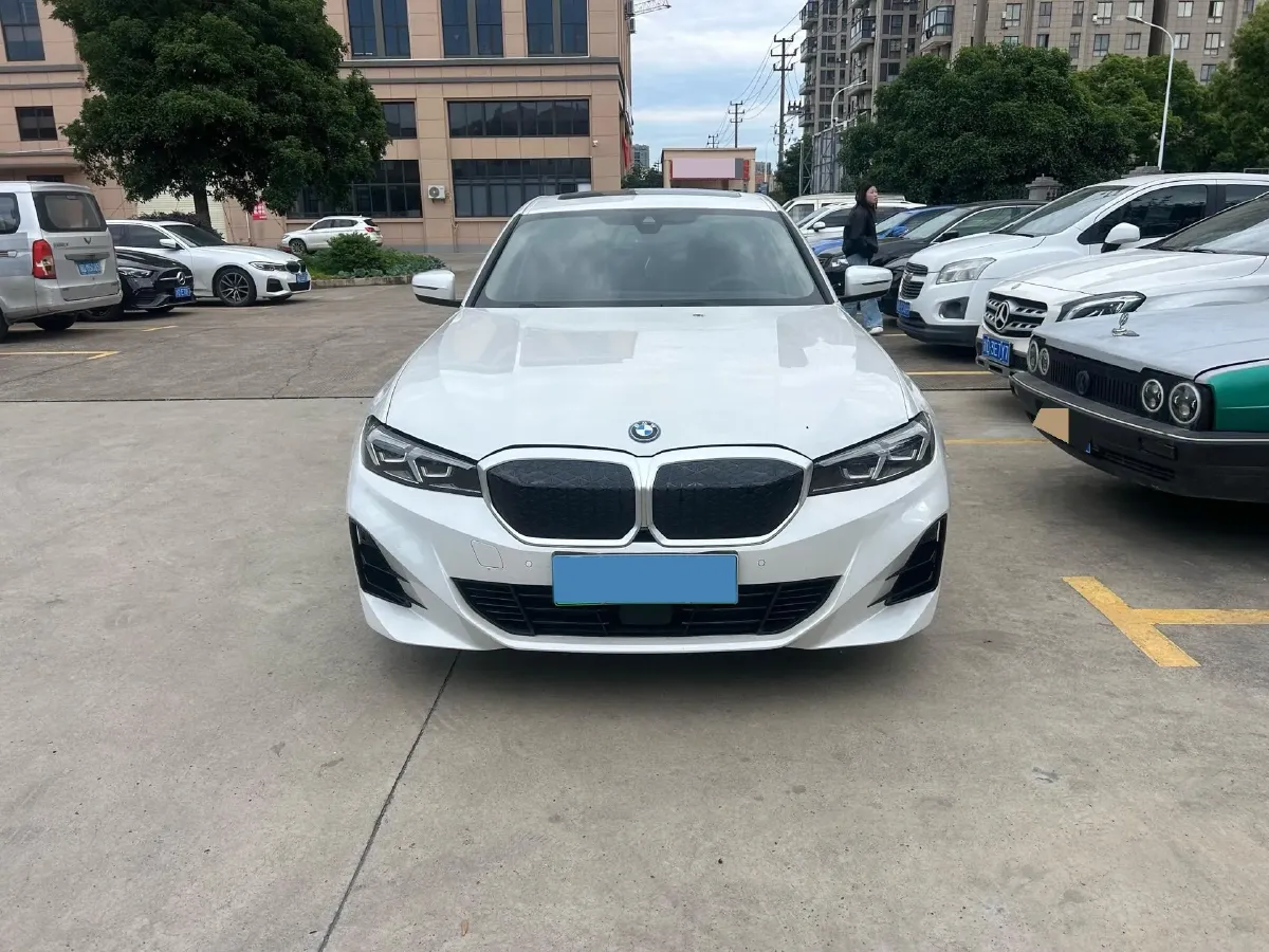 2025 BMW i3 BEV 70KWH,autocango,china used car exporter,china ev exporter,chinese used car exporter,chinese used ev exporter