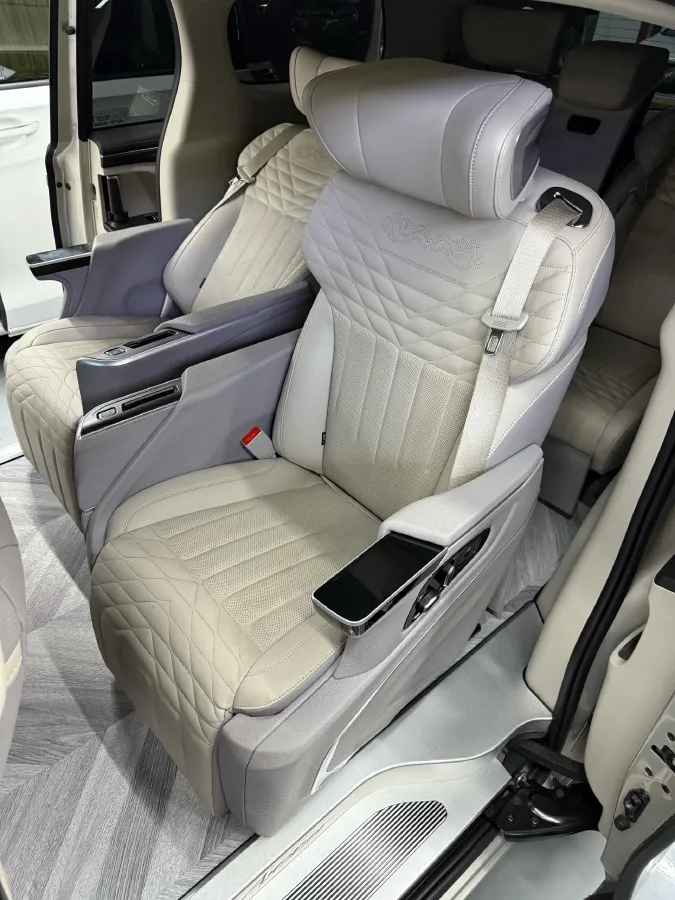 2022 Buick GL8 2.0T 237HP L4 9AT,autocango,china used car exporter,china ev exporter,chinese used car exporter,chinese used ev exporter