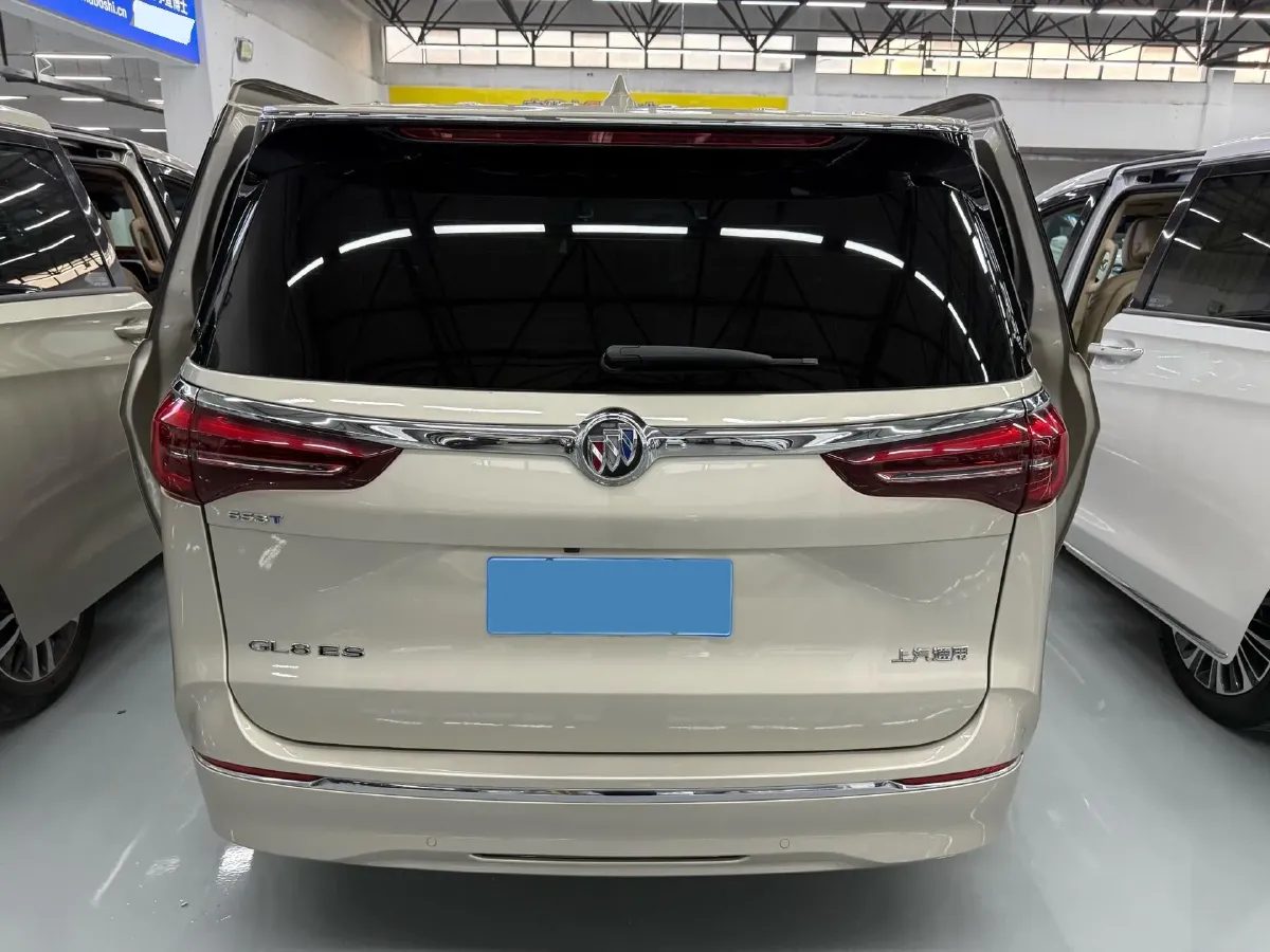 2022 Buick GL8 2.0T 237HP L4 9AT,autocango,china used car exporter,china ev exporter,chinese used car exporter,chinese used ev exporter