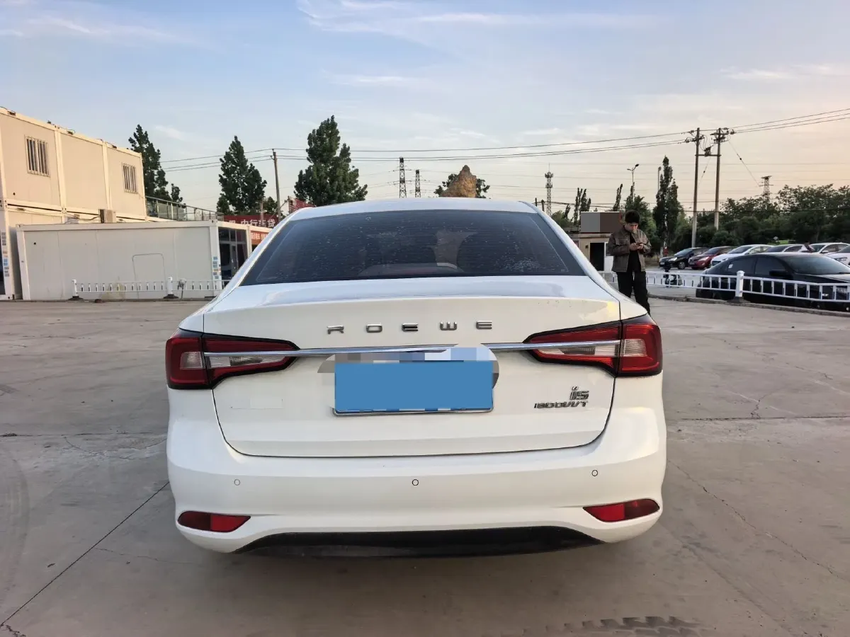 2020 Roewe i5 1.5L 120HP L4 CVT,autocango,china used car exporter,china ev exporter,chinese used car exporter,chinese used ev exporter