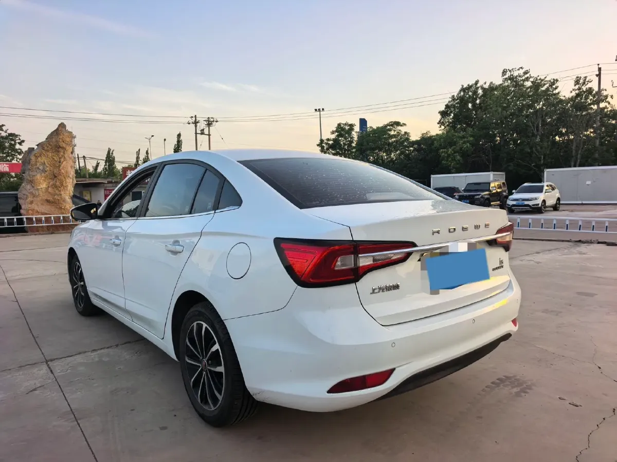 2020 Roewe i5 1.5L 120HP L4 CVT,autocango,china used car exporter,china ev exporter,chinese used car exporter,chinese used ev exporter