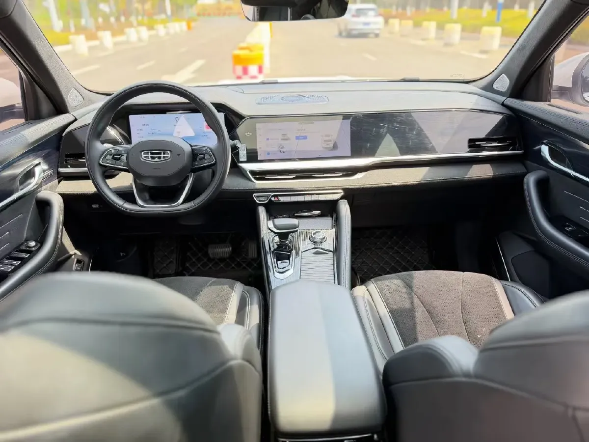 2020 Geely Coolray 1.4T 141HP L4 6MT,autocango,china used car exporter,china ev exporter,chinese used car exporter,chinese used ev exporter