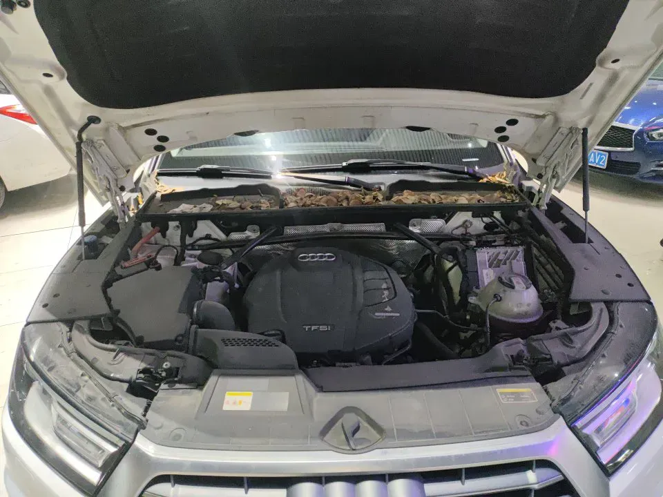 2020 Audi Q5L 2.0T 190HP L4 7DCT,autocango,china used car exporter,china ev exporter,chinese used car exporter,chinese used ev exporter