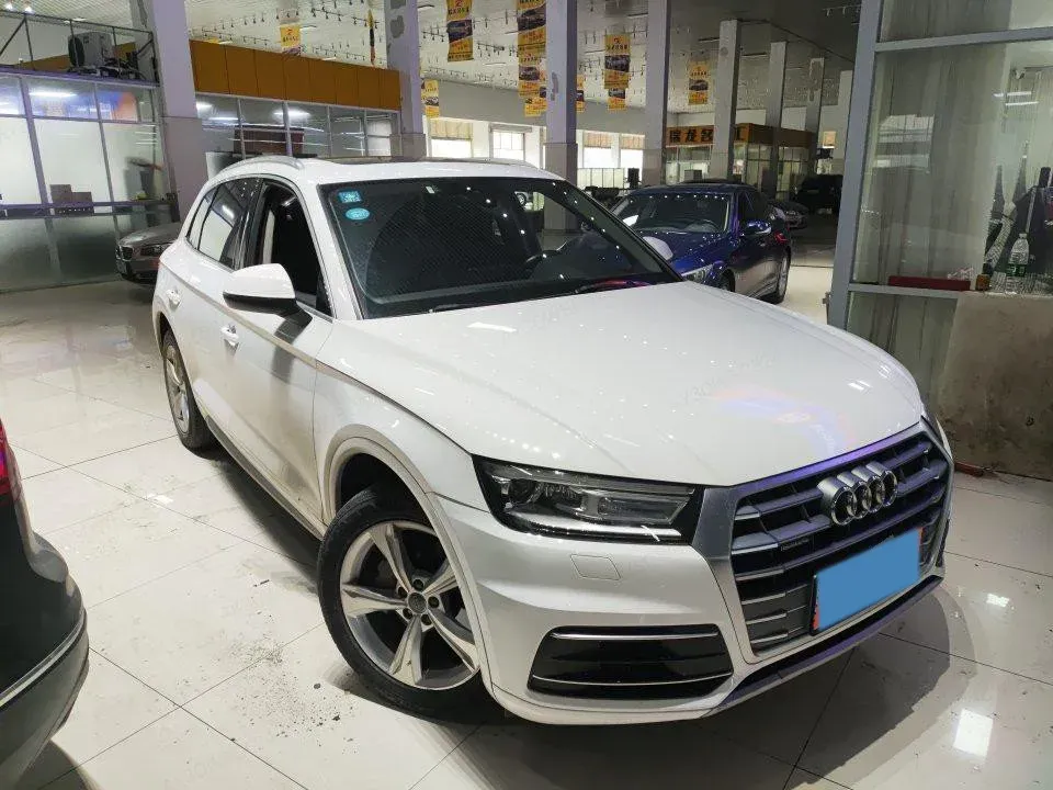 2020 Audi Q5L 2.0T 190HP L4 7DCT,autocango,china used car exporter,china ev exporter,chinese used car exporter,chinese used ev exporter