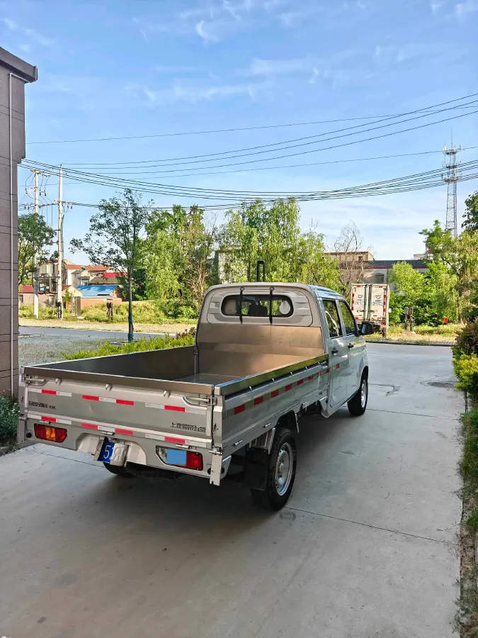 2019 WuLing RongGuang New Truck 1.5L 107HP L4 5MT,autocango,china used car exporter,china ev exporter,chinese used car exporter,chinese used ev exporter