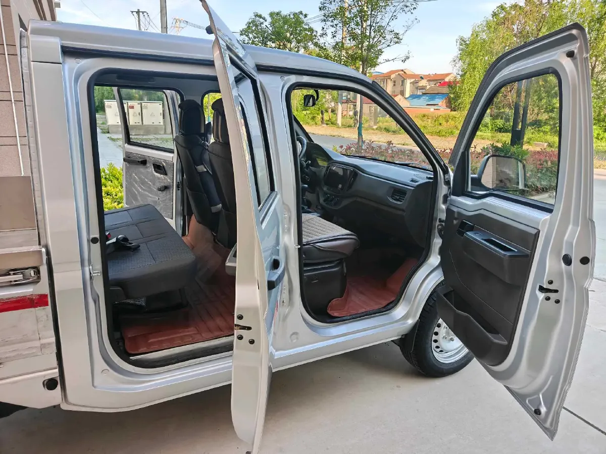 2019 WuLing RongGuang New Truck 1.5L 107HP L4 5MT,autocango,china used car exporter,china ev exporter,chinese used car exporter,chinese used ev exporter