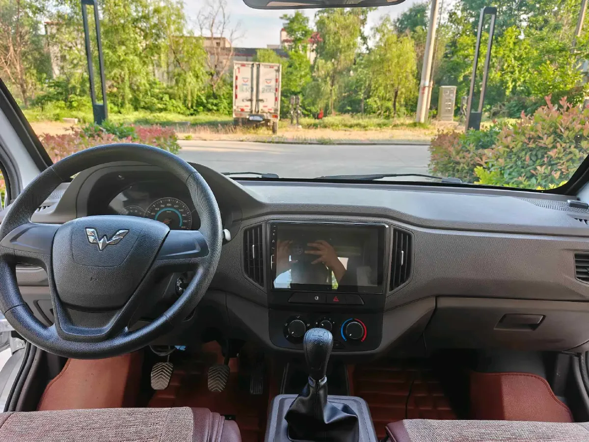2019 WuLing RongGuang New Truck 1.5L 107HP L4 5MT,autocango,china used car exporter,china ev exporter,chinese used car exporter,chinese used ev exporter