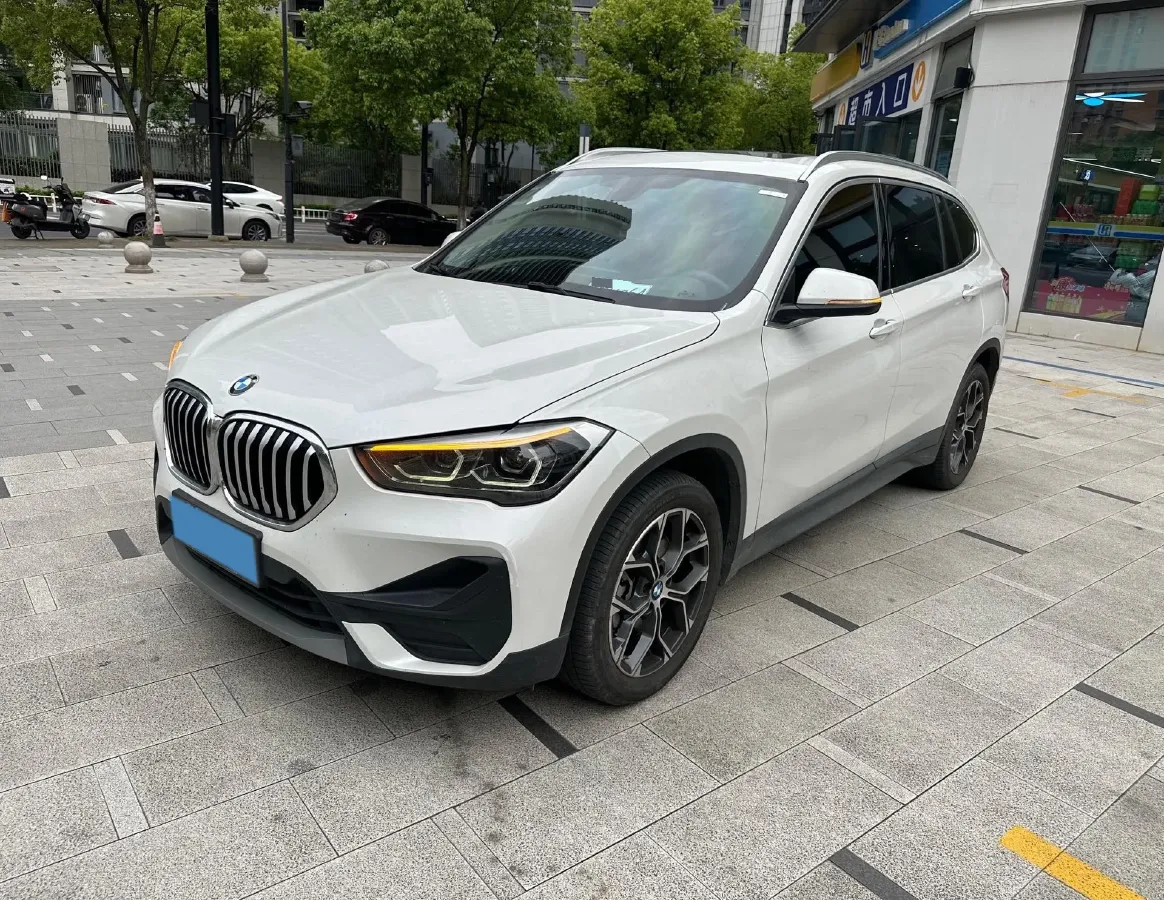 2022 BMW X1 2.0T 192HP L4 7DCT,autocango,china used car exporter,china ev exporter,chinese used car exporter,chinese used ev exporter
