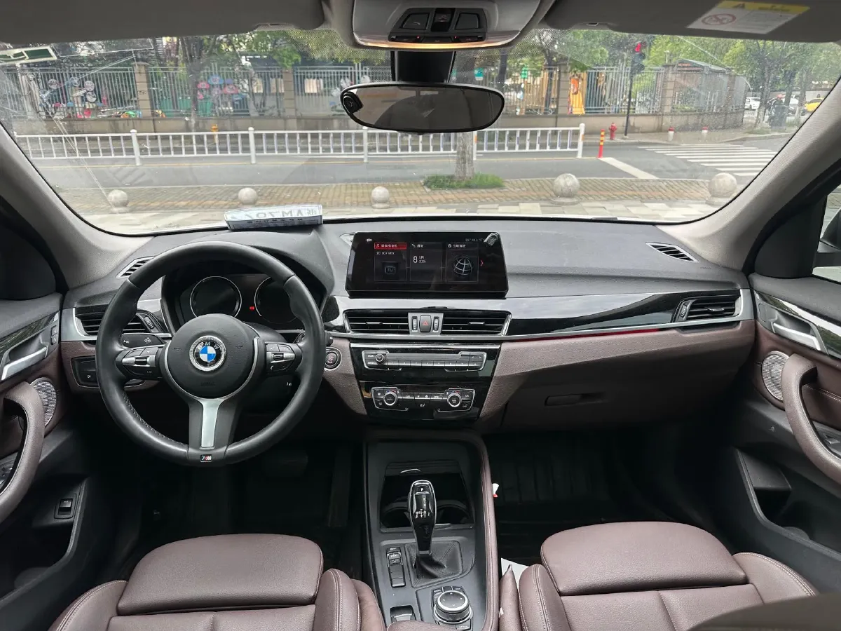 2022 BMW X1 2.0T 192HP L4 7DCT,autocango,china used car exporter,china ev exporter,chinese used car exporter,chinese used ev exporter