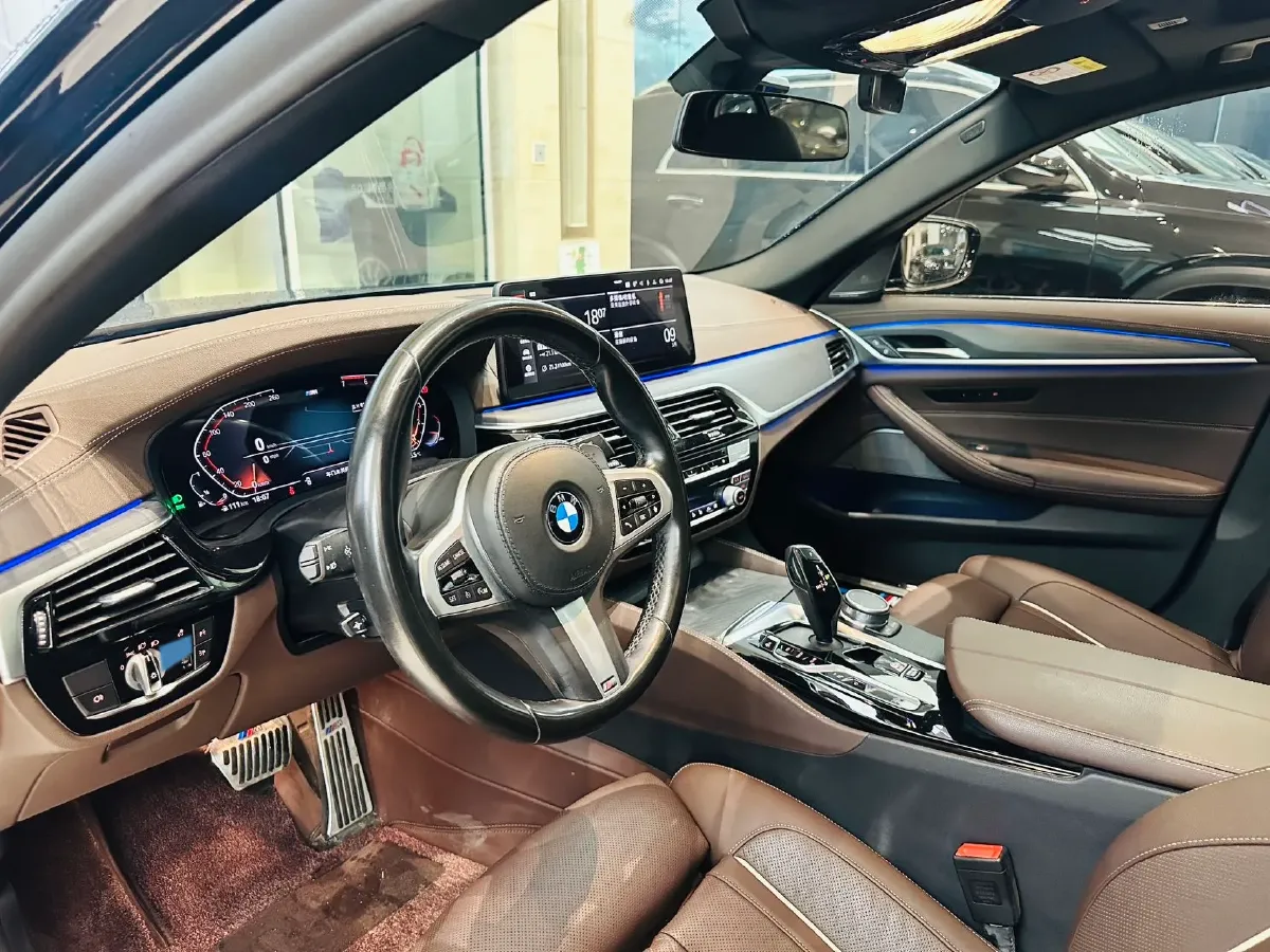 2021 BMW 5 Series 2.0T 252HP L4 8AT,autocango,china used car exporter,china ev exporter,chinese used car exporter,chinese used ev exporter