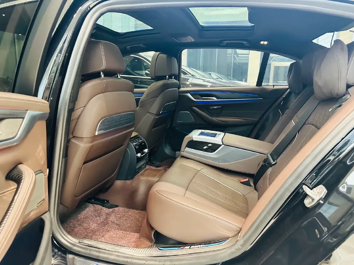 2021 BMW 5 Series 2.0T 252HP L4 8AT,autocango,china used car exporter,china ev exporter,chinese used car exporter,chinese used ev exporter