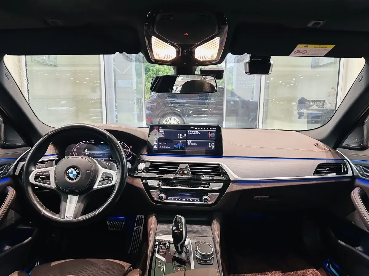 2021 BMW 5 Series 2.0T 252HP L4 8AT,autocango,china used car exporter,china ev exporter,chinese used car exporter,chinese used ev exporter