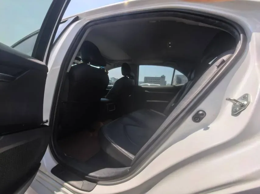 2021 Toyota Camry 2.5L 178HP L4 E-CVT Hybrid,autocango,china used car exporter,china ev exporter,chinese used car exporter,chinese used ev exporter