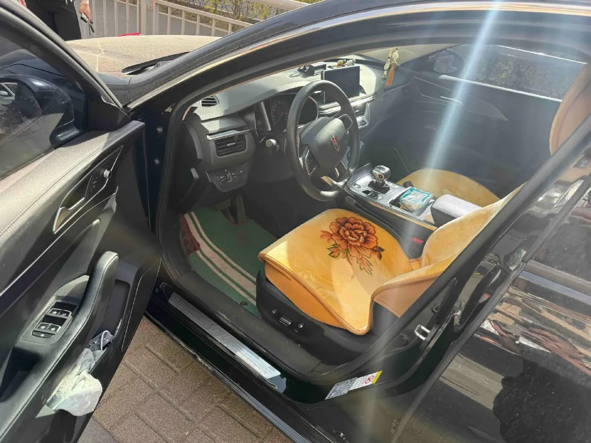 2022 HongQi H5 1.5T 169HP L4 7DCT,autocango,china used car exporter,china ev exporter,chinese used car exporter,chinese used ev exporter