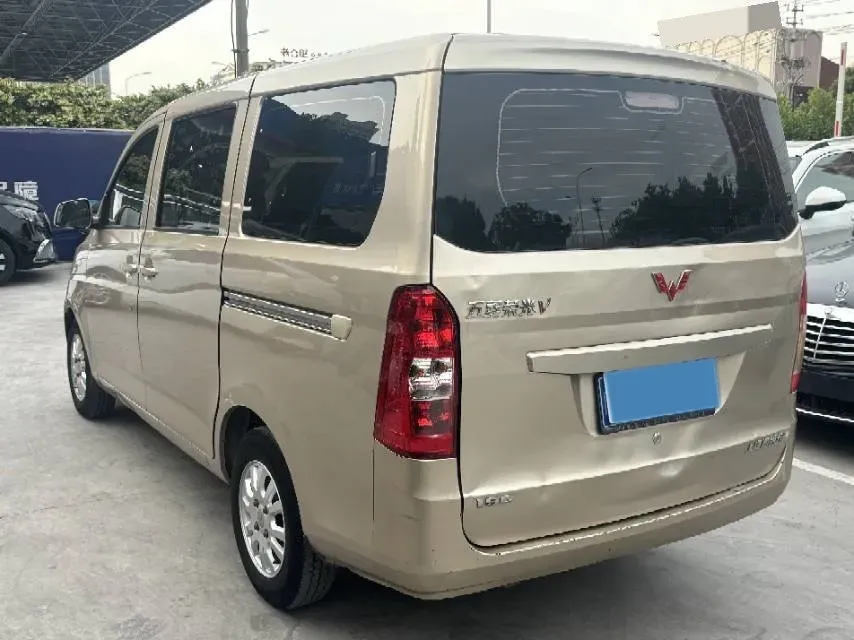 2019 WuLing RongGuang V 1.5L 99HP L4 6MT,autocango,china used car exporter,china ev exporter,chinese used car exporter,chinese used ev exporter