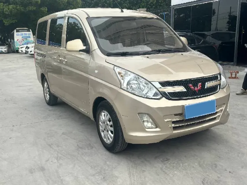 2019 WuLing RongGuang V 1.5L 99HP L4 6MT,autocango,china used car exporter,china ev exporter,chinese used car exporter,chinese used ev exporter