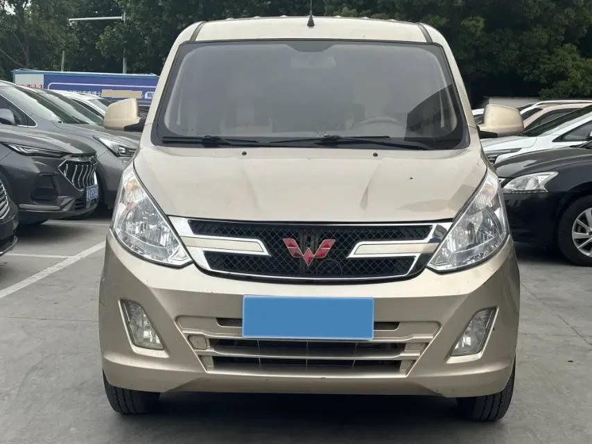 2019 WuLing RongGuang V 1.5L 99HP L4 6MT,autocango,china used car exporter,china ev exporter,chinese used car exporter,chinese used ev exporter
