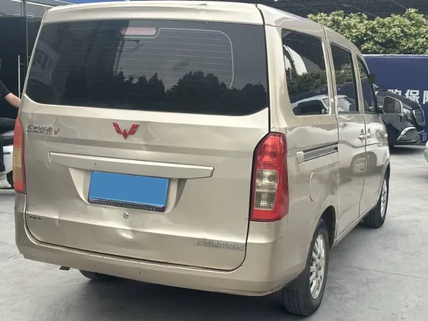 2019 WuLing RongGuang V 1.5L 99HP L4 6MT,autocango,china used car exporter,china ev exporter,chinese used car exporter,chinese used ev exporter
