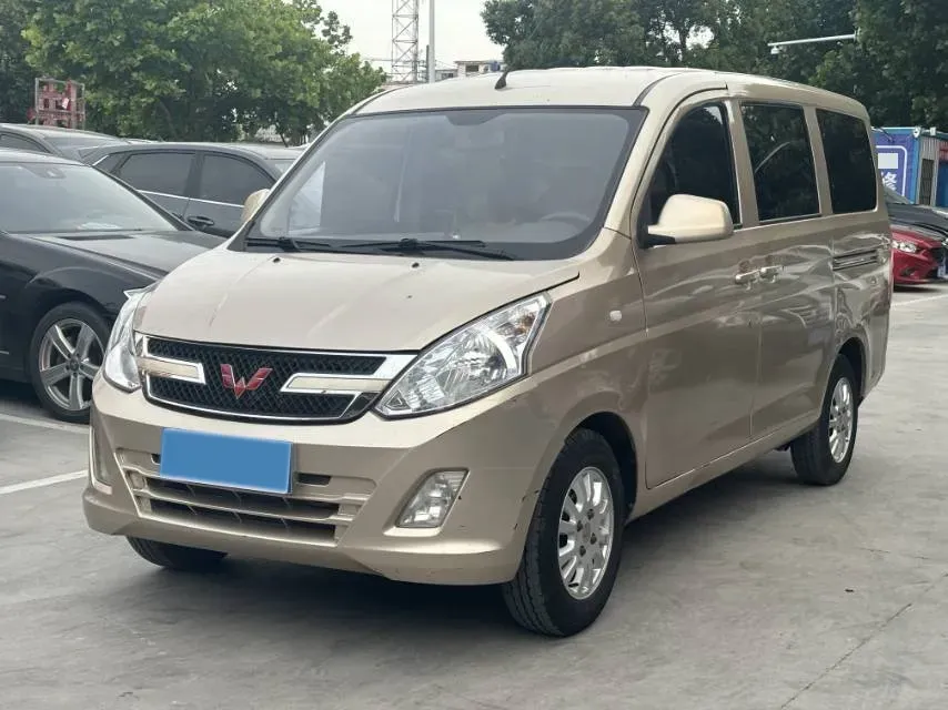 2019 WuLing RongGuang V 1.5L 99HP L4 6MT,autocango,china used car exporter,china ev exporter,chinese used car exporter,chinese used ev exporter