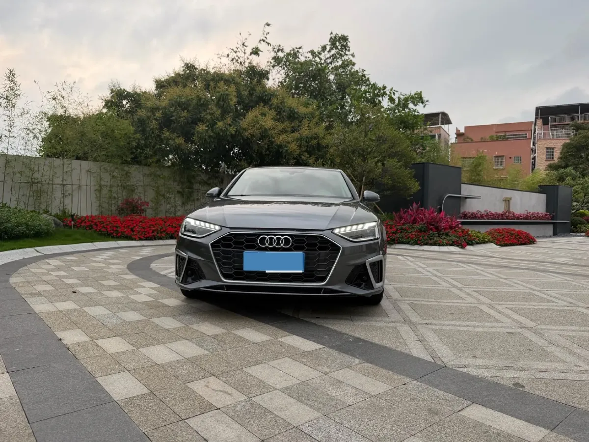 2020 Audi A4L 2.0T 190HP L4 7DCT,autocango,china used car exporter,china ev exporter,chinese used car exporter,chinese used ev exporter