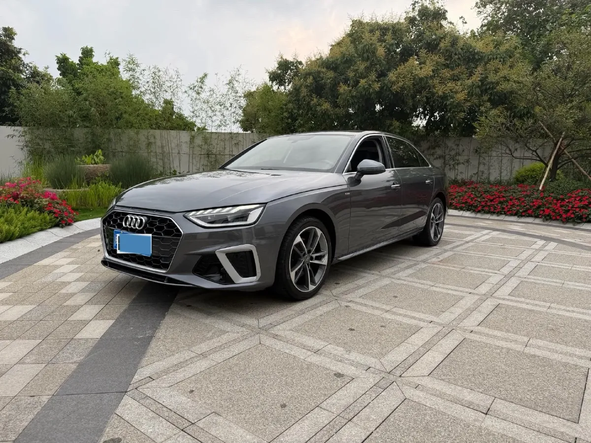 2020 Audi A4L 2.0T 190HP L4 7DCT,autocango,china used car exporter,china ev exporter,chinese used car exporter,chinese used ev exporter