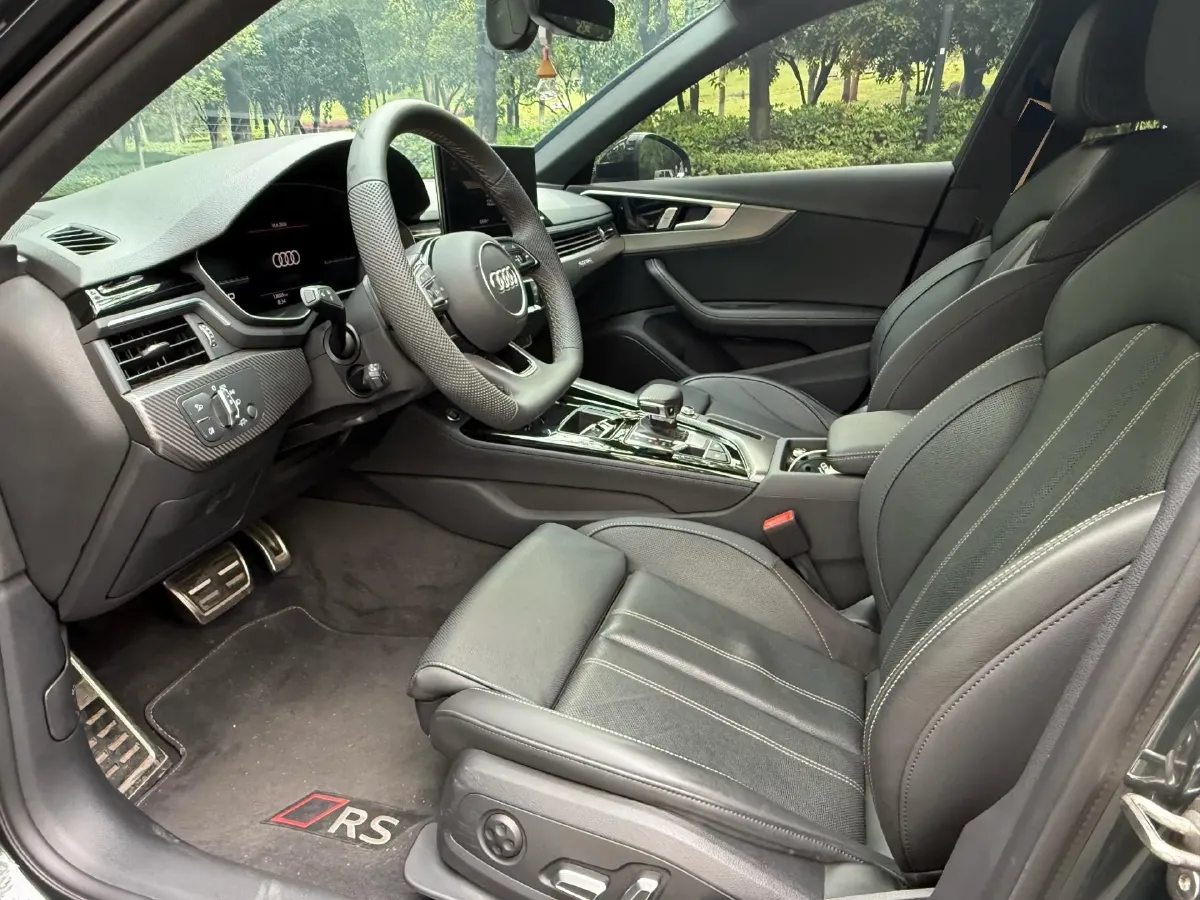 2024 Audi A4L 2.0T 190HP L4 7DCT,autocango,china used car exporter,china ev exporter,chinese used car exporter,chinese used ev exporter