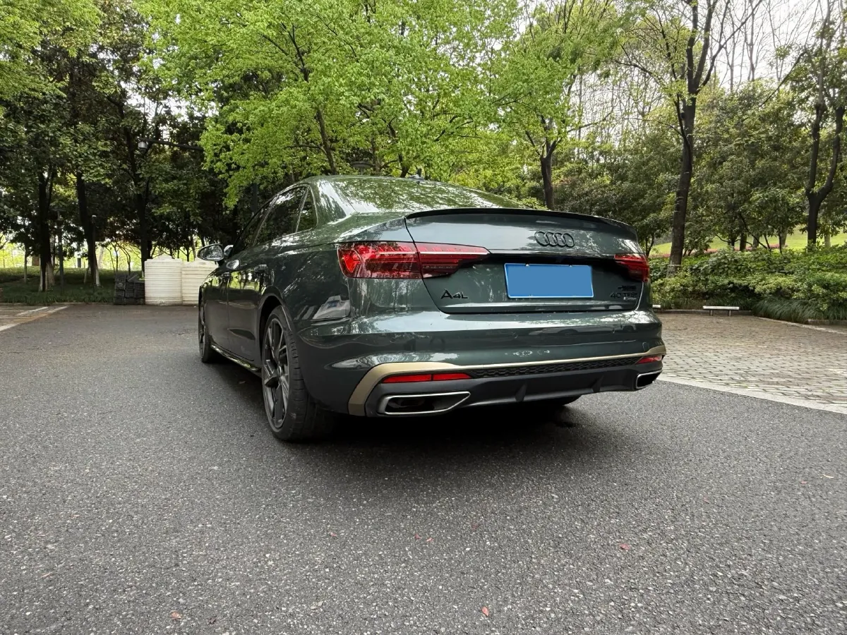 2024 Audi A4L 2.0T 190HP L4 7DCT,autocango,china used car exporter,china ev exporter,chinese used car exporter,chinese used ev exporter