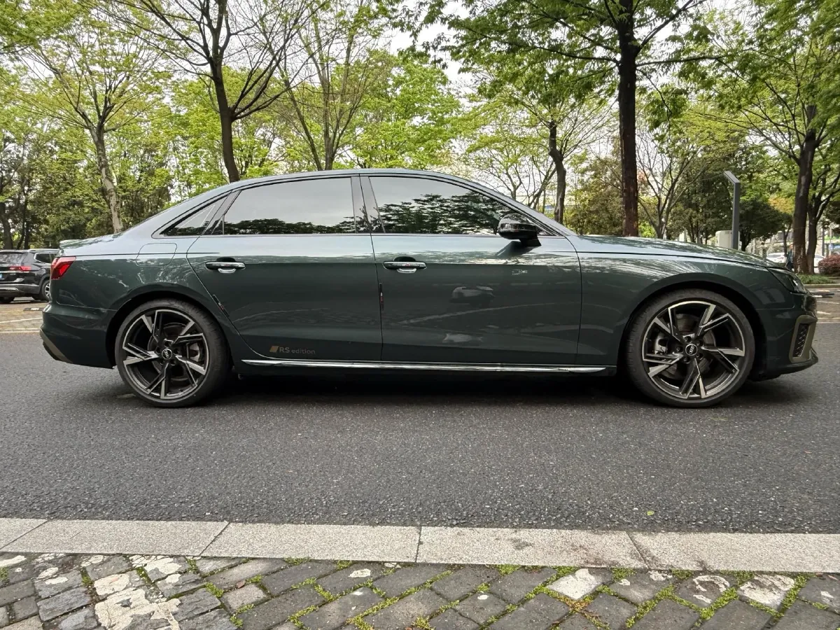2024 Audi A4L 2.0T 190HP L4 7DCT,autocango,china used car exporter,china ev exporter,chinese used car exporter,chinese used ev exporter