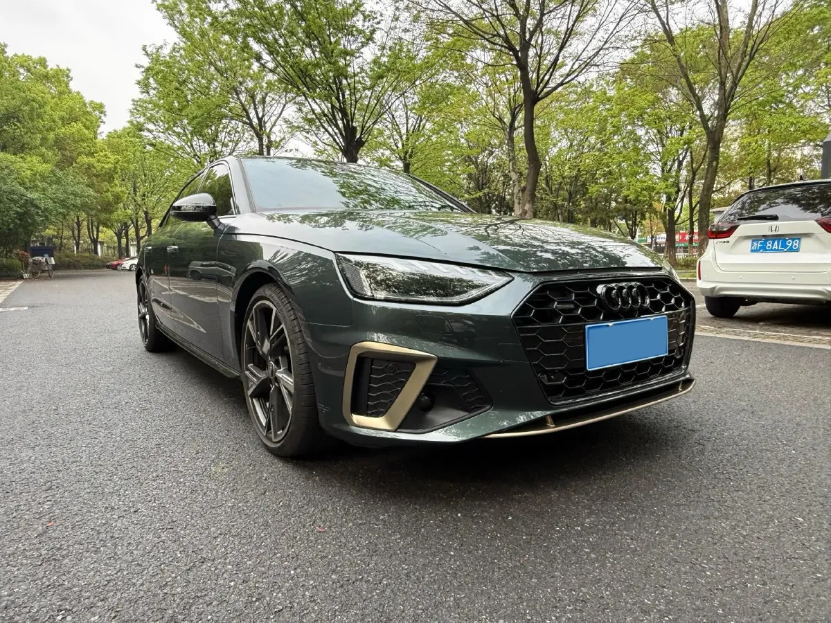 2024 Audi A4L 2.0T 190HP L4 7DCT,autocango,china used car exporter,china ev exporter,chinese used car exporter,chinese used ev exporter