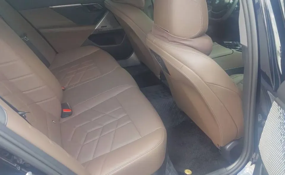 2024 BMW 5 Series 2.0T 258HP L4 8AT,autocango,china used car exporter,china ev exporter,chinese used car exporter,chinese used ev exporter