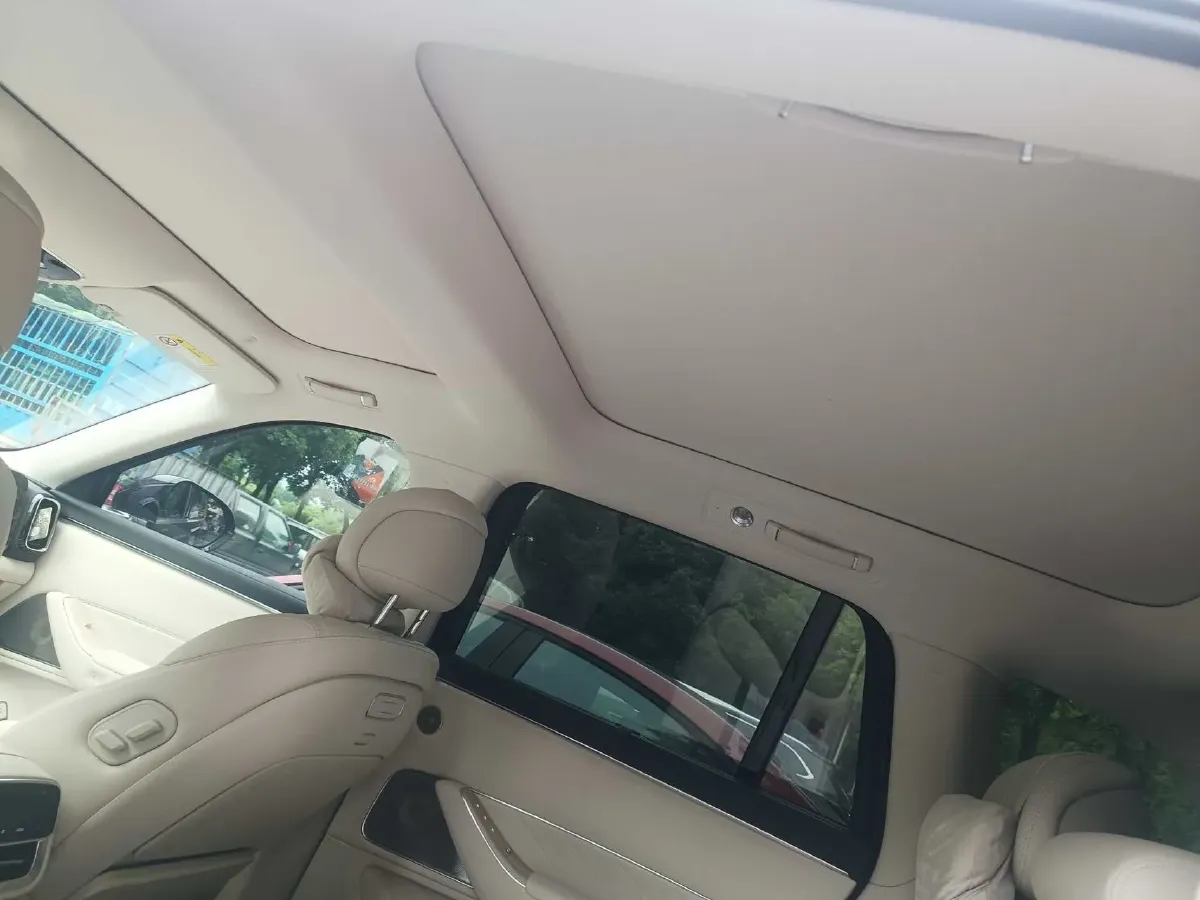 2025 AITO AITO M8 REEV 160HP REEV 53.4KWH,autocango,china used car exporter,china ev exporter,chinese used car exporter,chinese used ev exporter