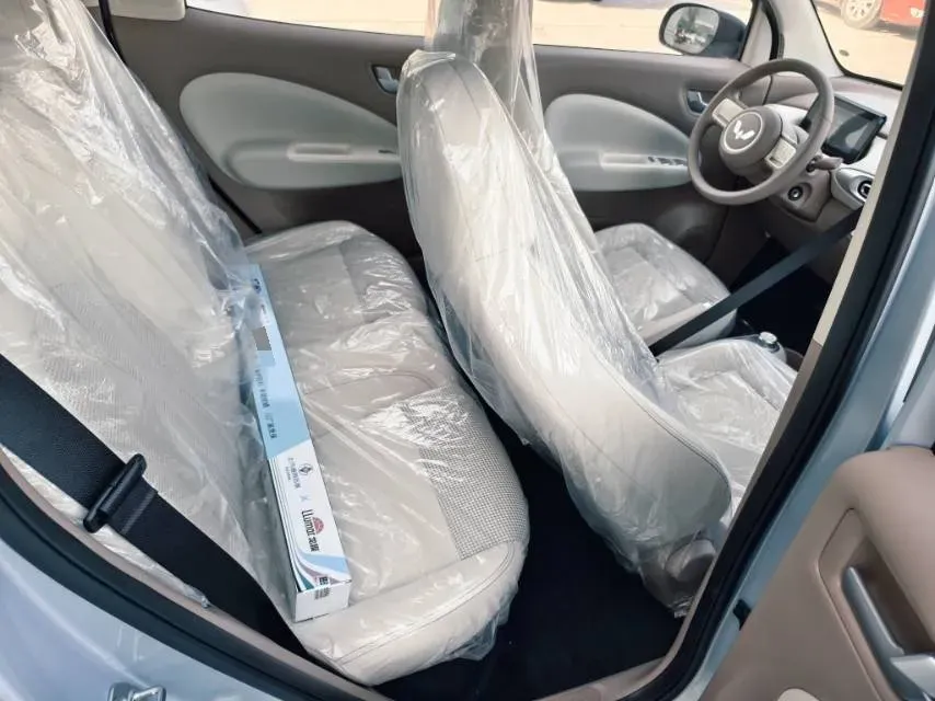 2025 WuLing HongGuang MINI EV BEV 16.2KWH,autocango,china used car exporter,china ev exporter,chinese used car exporter,chinese used ev exporter