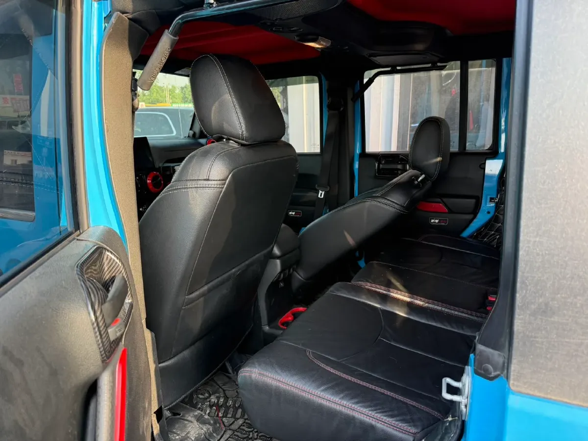 2017 Jeep Wrangler 3.6L 284HP V6 5AT,autocango,china used car exporter,china ev exporter,chinese used car exporter,chinese used ev exporter