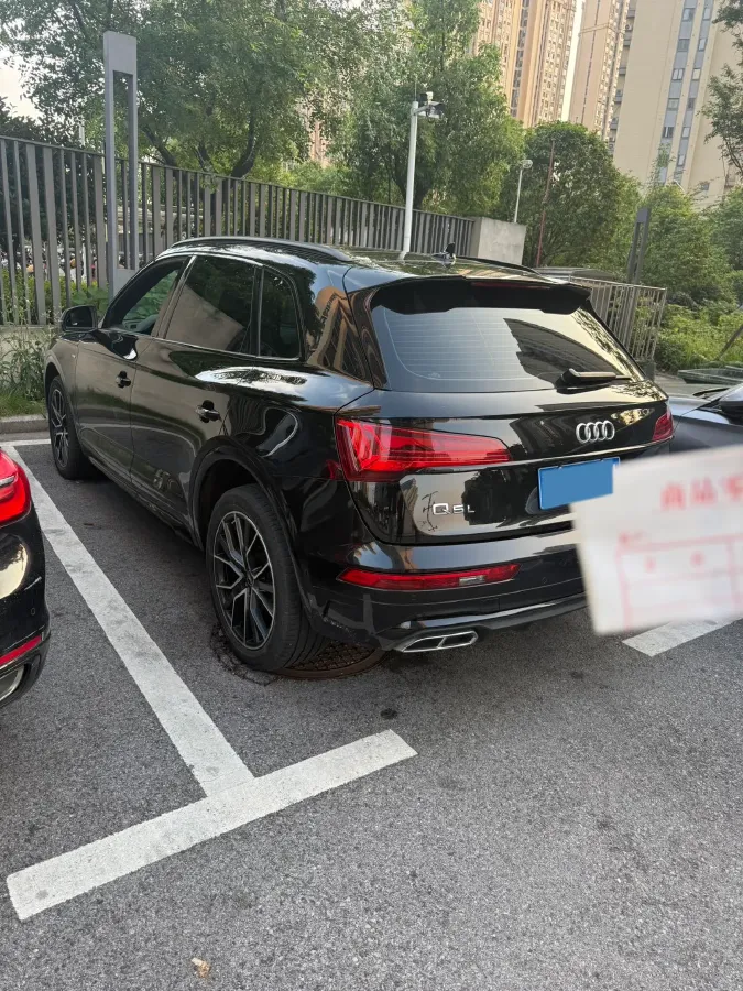 2024 Audi Q5L 2.0T 245HP L4 7DCT,autocango,china used car exporter,china ev exporter,chinese used car exporter,chinese used ev exporter