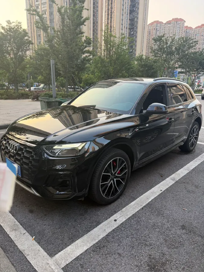 2024 Audi Q5L 2.0T 245HP L4 7DCT,autocango,china used car exporter,china ev exporter,chinese used car exporter,chinese used ev exporter