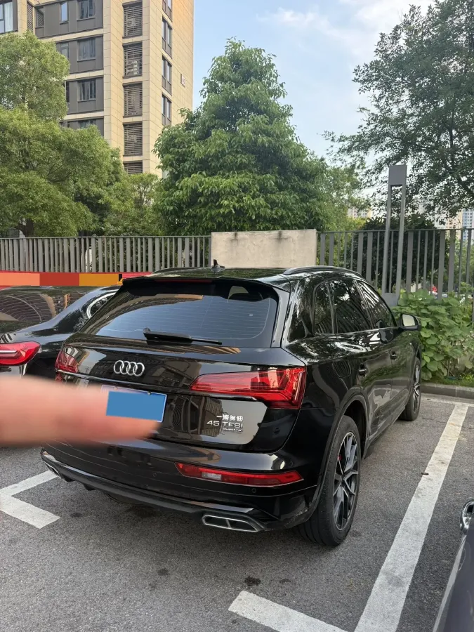 2024 Audi Q5L 2.0T 245HP L4 7DCT,autocango,china used car exporter,china ev exporter,chinese used car exporter,chinese used ev exporter