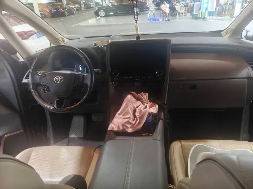 2024 Toyota Alphard 2.5L 190HP L4 E-CVT Hybrid,autocango,china used car exporter,china ev exporter,chinese used car exporter,chinese used ev exporter