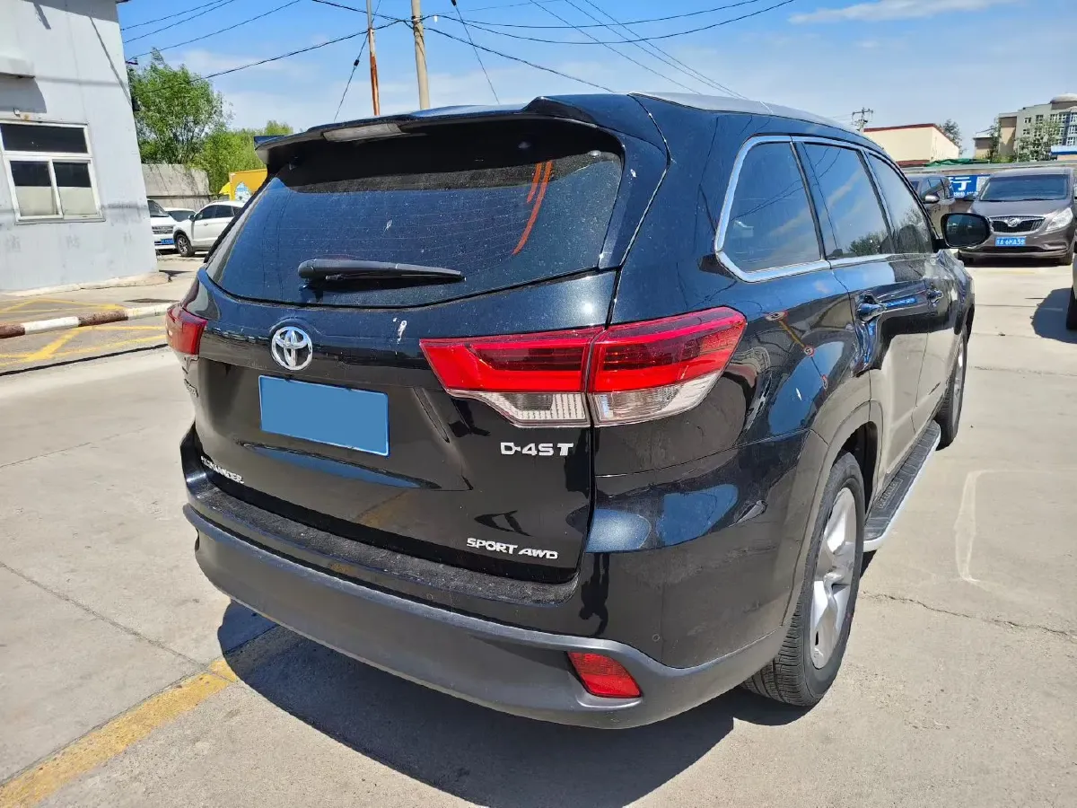 2021 Toyota Highlander 2.0T 220HP L4 6AT,autocango,china used car exporter,china ev exporter,chinese used car exporter,chinese used ev exporter