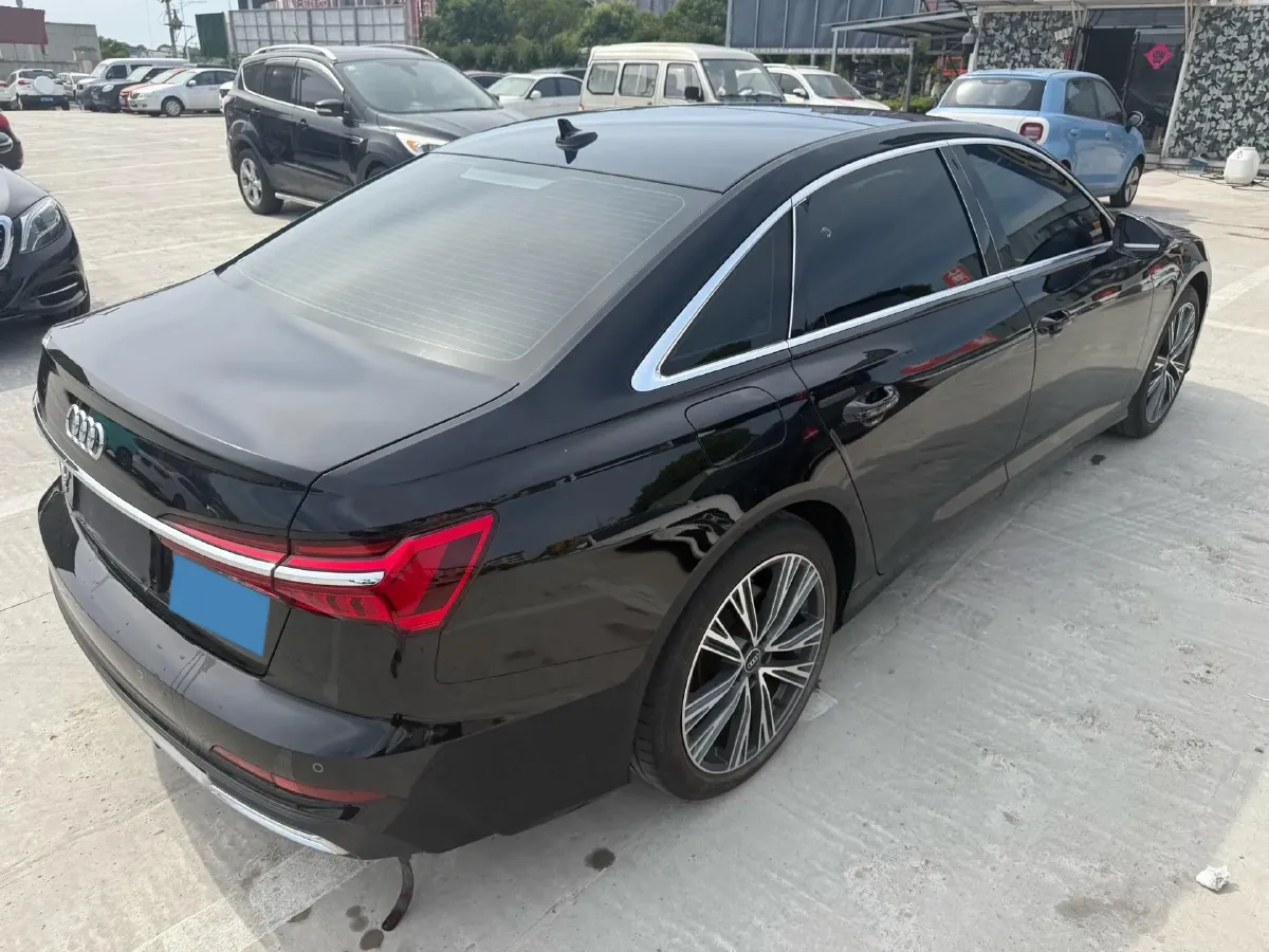 2022 Audi A6L 2.0T 224HP L4 7DCT,autocango,china used car exporter,china ev exporter,chinese used car exporter,chinese used ev exporter