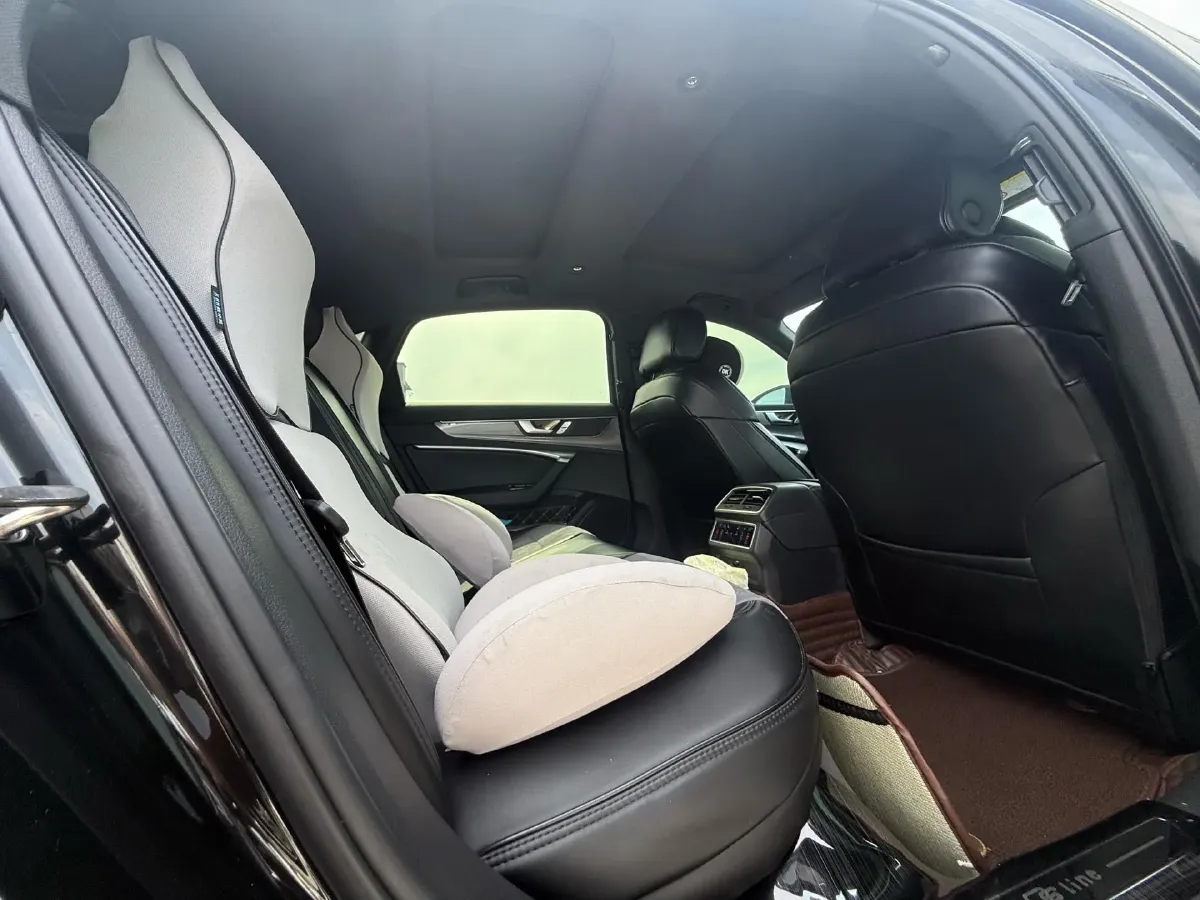 2022 Audi A6L 2.0T 224HP L4 7DCT,autocango,china used car exporter,china ev exporter,chinese used car exporter,chinese used ev exporter