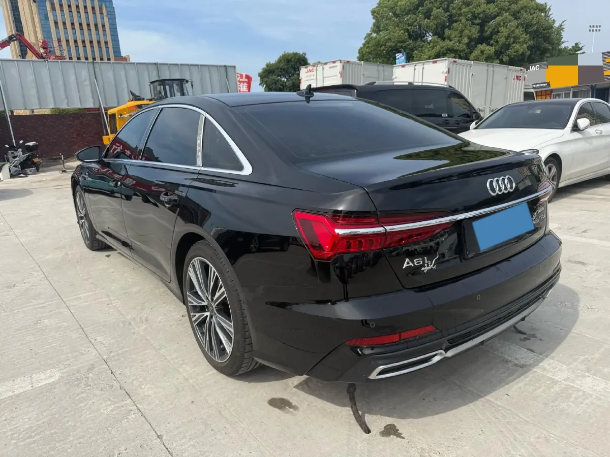 2022 Audi A6L 2.0T 224HP L4 7DCT,autocango,china used car exporter,china ev exporter,chinese used car exporter,chinese used ev exporter